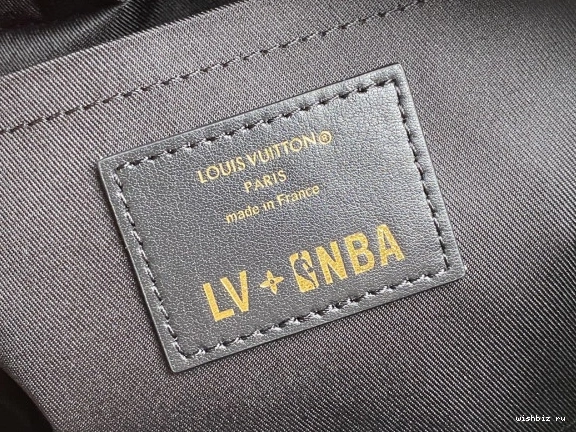 WIS VUITTON DOPP LOUIS KIT LVXNBA CHANELOAKROOM 0824